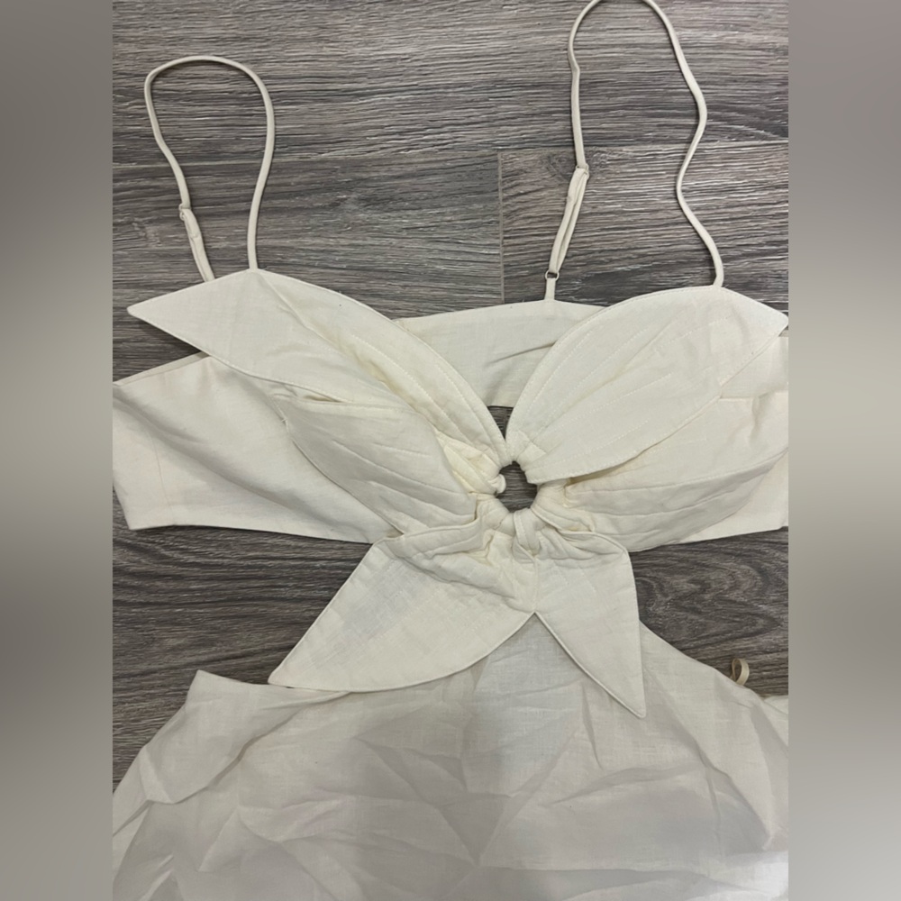 NWT Farm Rio Stunning White Layered Dress with flower Detail Retails $285 - Picture 5 of 6